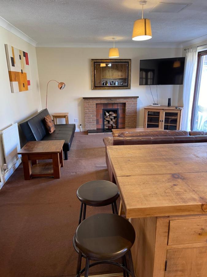Large, Quiet, Sleeps 16, 4 Bathrooms, Parking, Leicester Exterior photo