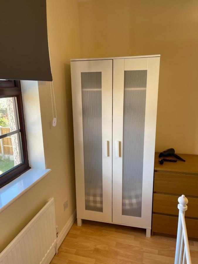 Large, Quiet, Sleeps 16, 4 Bathrooms, Parking, Leicester Exterior photo